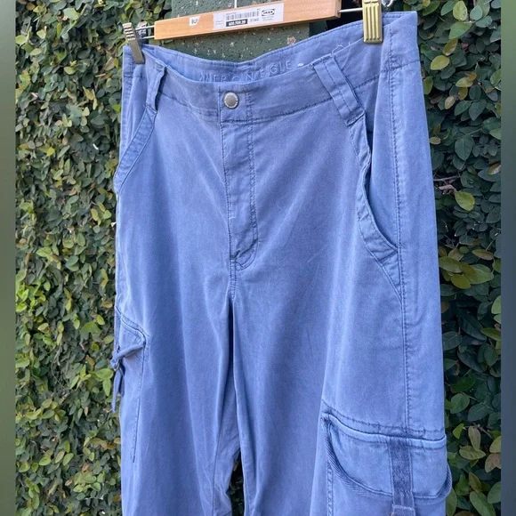 American Eagle | Stretch High-Waisted Cargo Baggy Wide-Leg Pant | Size 8 Short - Picture 6 of 12